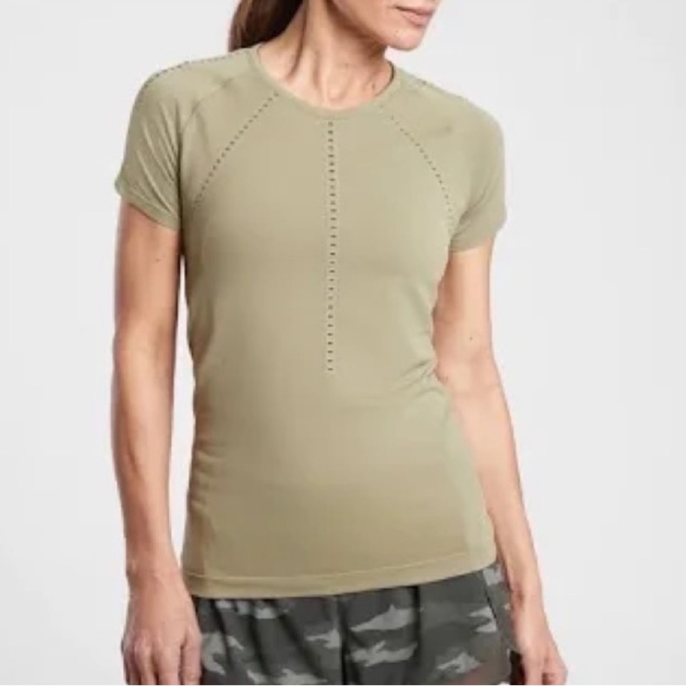 ATHLETA Foothills Tee Green Size Medium